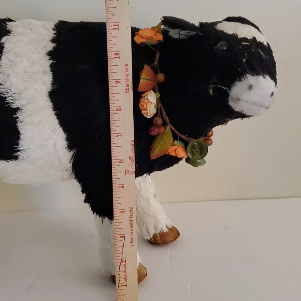 Pier 1 Fall Going Into Christmas Straw Farm Cow Animal 18 X 13